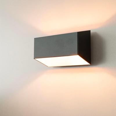 Ara nero oro by LUSENZ - Langwerpige wandlamp met up and downlight, matzwarte coating en goudkleurig interieur