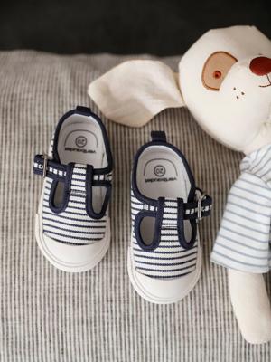 Canvas babyschoentjes met enkelbandje blauw, gestreept Canvas babyschoentjes met enkelbandje blauw, gestreept