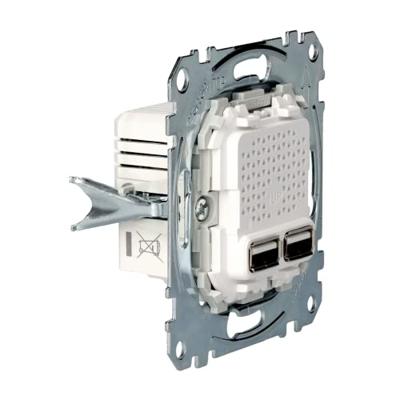 Merten MEG4366-0100 Wandcontactdoos met USB Accessoire System M 1 stuk(s) Merten MEG4366-0100 Wandcontactdoos met USB Accessoire System M 1 stuk(s)