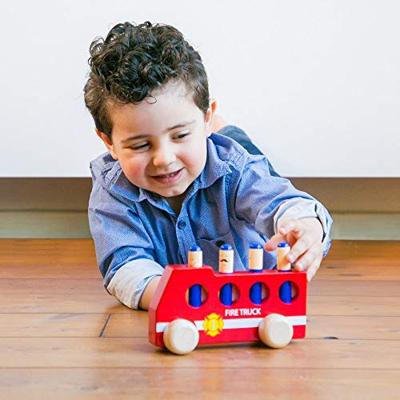 New Classic Toys houten pop-up brandweerauto New Classic Toys houten pop-up brandweerauto