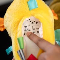 BABY EINSTEIN Babynachtlampje, gele zeepaardjesknuffel, reageert op babyhuil, muzikaal, lichtgevend, witte ruis, speenkoord - thumbnail