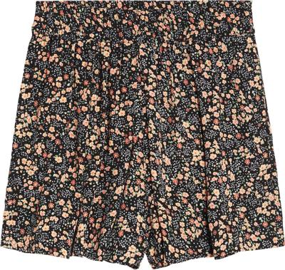 Short rose garden black flower Short rose garden black flower