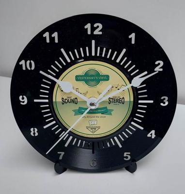 Vinyl Bureau klok around de clock