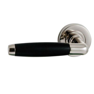 Hardbrass Gatdeel links deurkruk Ton op rozet - nikkel/ebbenhout Hardbrass Gatdeel links deurkruk Ton op rozet - nikkel/ebbenhout