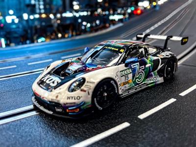 Carrera 20027764 Evolution Auto Porsche 911 GT3 R „team Bernhard, No. 75 DTM 2023