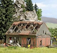 Busch 1669 H0 Vervallen stal - thumbnail