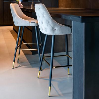 Richmond Barstoel 'Imani' Velvet, kleur Khaki (zithoogte 77cm)