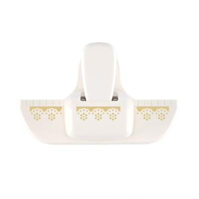 Vaessen Creative • randpons bloemetjes doily
