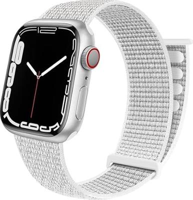 Nylon sport loop band - Wit - Extra sterke klittenbandsluiting - Geschikt voor Apple Watch 38mm / 40mm / 41mm / 42mm Nylon sport loop band - Wit - Extra sterke klittenbandsluiting - Geschikt voor Apple Watch 38mm / 40mm / 41mm / 42mm