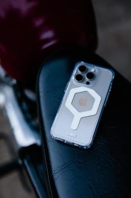 Urban Armor Gear Plyo MagSafe Case Backcover Apple iPhone 16 Pro Ice, Transparant, Wit MagSafe compatible