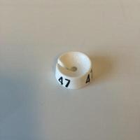 MB wit/zwart 47 voor op kledinghanger - thumbnail