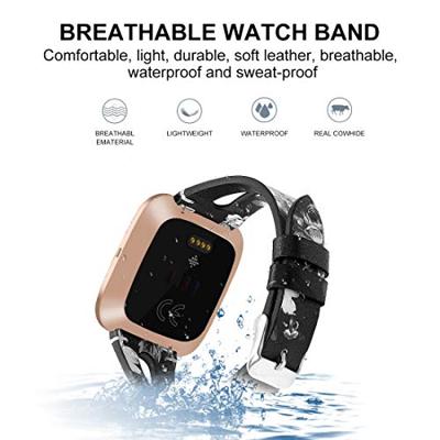 Fitbit Versa 1 / 2 & Lite bandje TPU leer - Bloemenprint zwart - thumbnail