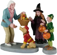 Lemax everyone gets a treat s/3 halloween figuur Spooky Town 2024 - thumbnail