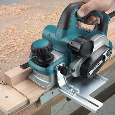 Makita KP0810J Elektrische schaafmachine Schaafbreedte: 82 mm 850 W Felsdiepte (max.): 25 mm Makita KP0810J Elektrische schaafmachine Schaafbreedte: 82 mm 850 W Felsdiepte (max.): 25 mm