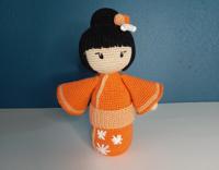 Haakpatroon byClaire Kokeshi Kohaku - Oranje - thumbnail