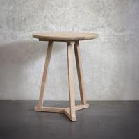 Ethnicraft Ronde Bijzettafel 'Tripod' Gevernist Eikenhout, 46cm, kleur Naturel - thumbnail