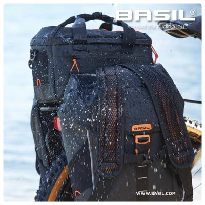 Bagagedragertas Basil Miles Tarpaulin 7 liter 32 x 20 x 20 cm - zwart/oranje