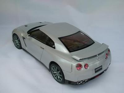 IXO Collection - 1/8 Nissan GT-R 2011 bouwpakket