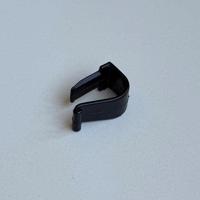 Ophanghaak zwart aan draadmand dia 15mm - thumbnail