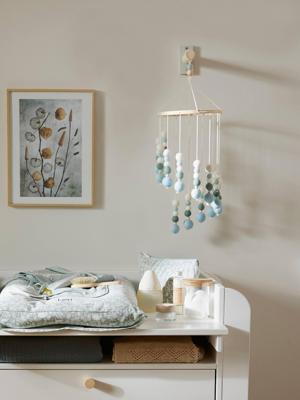 Vilten spiraal hangdecoratie saliegroen Vilten spiraal hangdecoratie saliegroen