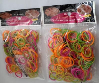 Loombandjes 200 stuks in zakje, set van 4 stuks Loombandjes 200 stuks in zakje, set van 4 stuks