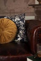 Clayre & Eef Sierkussen 45x45 cm Zwart Roze Synthetisch Vierkant - thumbnail