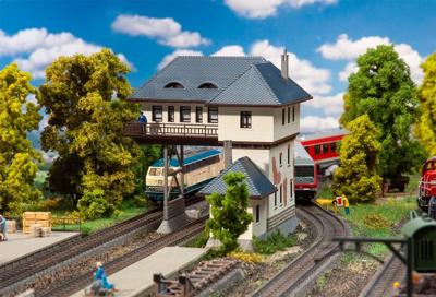 Faller 120108 H0 Seinhuis met loopbrug