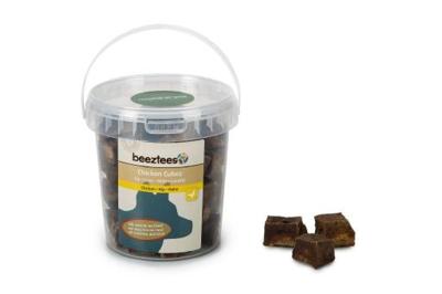 Beeztees Kip Cubes Met Insecten En Rund - Hondensnack - 250 Gram