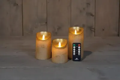 Batterijverlichting 3 kaarsen wax rustiek met bewegende vlam goud Anna's Collection - Annas collection Batterijverlichting 3 kaarsen wax rustiek met bewegende vlam goud Anna's Collection - Annas collection