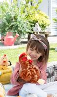 Rode kip knuffel met geluid - GIPSY TOYS - 22 cm - thumbnail