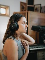 Adam H200 gesloten studio hoofdtelefoon - thumbnail