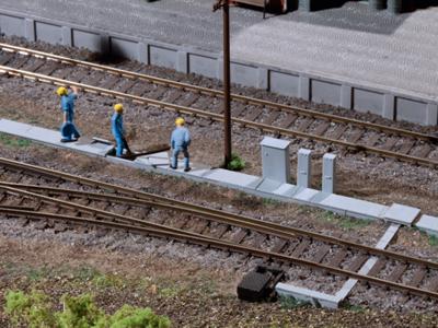 Auhagen 41620 H0 kabelgoten en 5 schakelkasten Bouwpakket Auhagen 41620 H0 kabelgoten en 5 schakelkasten Bouwpakket