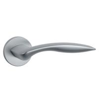 Aprile Massieve Deurkruk Robinia Mat Chroom Op Rond Rozet - thumbnail