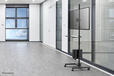 Neomounts FPMA-MOBILE1700 PC/monitor-trolley Aantal monteerbare displays: 1 Display(s) 25,4 cm (10) - 81,3 cm (32) Zwart Zwenkbaar, Roteerbaar, Kantelbaar, In Neomounts FPMA-MOBILE1700 PC/monitor-trolley Aantal monteerbare displays: 1 Display(s) 25,4 cm (10) - 81,3 cm (32) Zwart Zwenkbaar, Roteerbaar, Kantelbaar, In