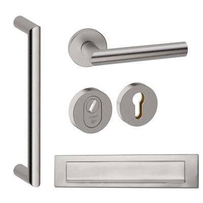 Hardbrass Voordeurset rond met greep Nairobi SKG3 met kerntrekbeveiliging - RVS