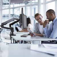 Ergotron LX Dual Arm Side by Side Desk Mount Monitor-tafelbeugel Aantal monteerbare displays: 2 Display(s) 38,1 cm (15) - 68,6 cm (27) Aluminium In hoogte - thumbnail