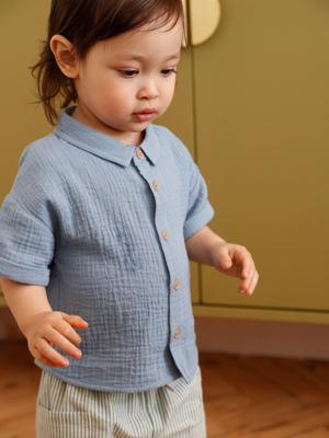 Hemd voor babyjongens van katoenen gaas jeansblauw Hemd voor babyjongens van katoenen gaas jeansblauw