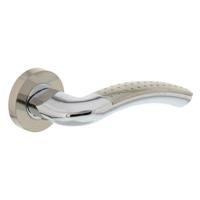 Intersteel Deurklink klassiekSharon op rozet chroom - 0016.168802 - thumbnail