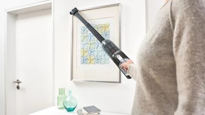Bosch Serie 4 BBH3ZOO28 steelstofzuiger & elektrische bezem Batterij/Accu Droog Zakloos 0,4 l Rood 2,15 Ah