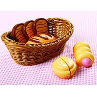 Broodmand met houten broodjes - thumbnail