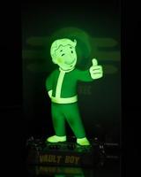 Fallout Movie Maniacs PVC Statue - Vault Boy - thumbnail