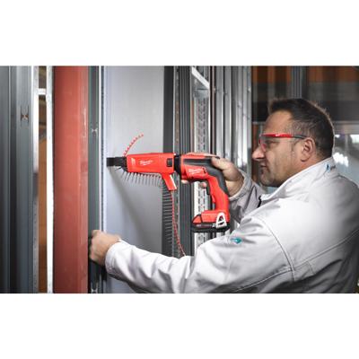Milwaukee m18 fsgc-202x gipsplaatschroevendraaier met opzetstuk 18v 2.0ah li-ion - 4933459199 Milwaukee m18 fsgc-202x gipsplaatschroevendraaier met opzetstuk 18v 2.0ah li-ion - 4933459199