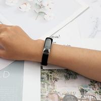 Fitbit Luxe - Leren bandje - Maat: Small - Zwart - thumbnail