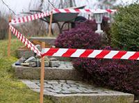 Tesa waarschuwingstape Universal, ft 50 mm x 66 m, rood/wit - thumbnail