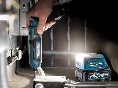 Makita ML011G Accu LED zaklamp blok met USB-uitgang XGT 40V Max Makita ML011G Accu LED zaklamp blok met USB-uitgang XGT 40V Max