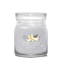 Yankee Candle smoked vanilla & cashmere signature medium jar - thumbnail