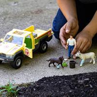 Schleich farm world dierenartsbezoek op de boerderij - thumbnail