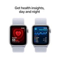 Apple Watch SE (2e gen.) GPS 40 mm Smartwatch - Kast van zilverkleurig aluminium - Ochtendblauw geweven sportbandje. Conditie en slaap bijhouden, ongelukdetectie, hartritme monitoren, CO₂-neutraal - thumbnail
