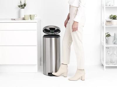 Brabantia pedaalemmer Newlcon 30 liter matt steel fingerprint proof - thumbnail