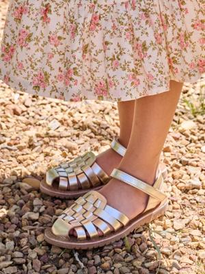 Leren kindersandalen met klittenband goud Leren kindersandalen met klittenband goud